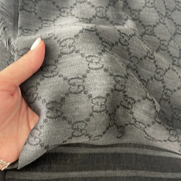 $1,100 New Authentic GUCCI Wool Silk GG Monogram Diamante Plaid Shawl Black